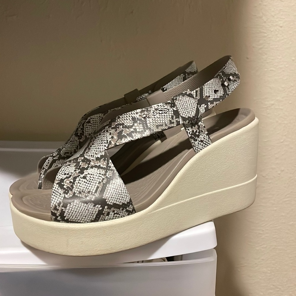 Crocs wedges so comfy and cute, worn once